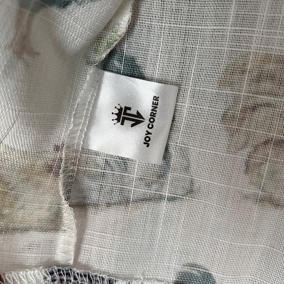 Lot of 5 button ups! Like new! - Picture 4 of 14